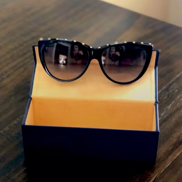 Louis Vuitton La Boum Sunglasses 56mm - Picture 13 of 13